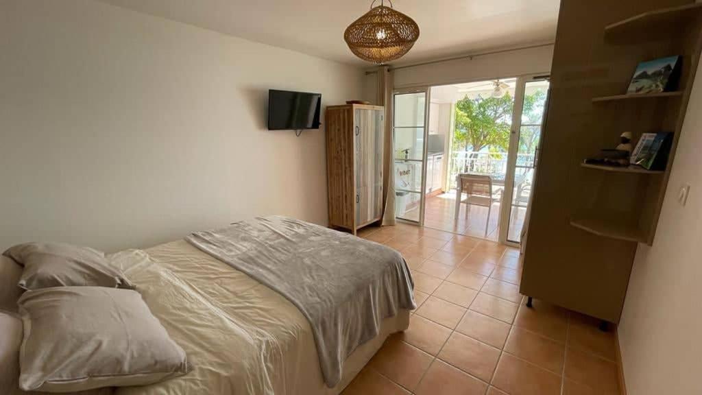 MARTIAL TROPIQUES Appartement refait à neuf vue mer Pierre&vacances Sainte-Anne  Extérieur photo