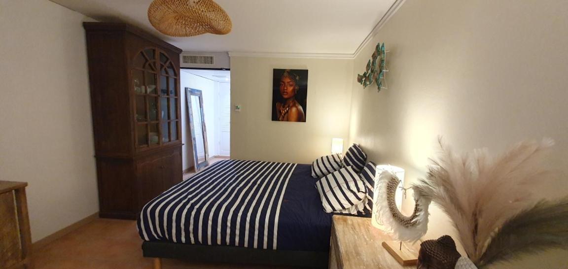 MARTIAL TROPIQUES Appartement refait à neuf vue mer Pierre&vacances Sainte-Anne  Extérieur photo