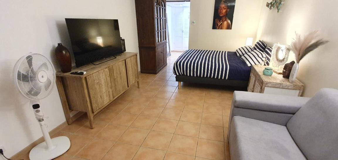 MARTIAL TROPIQUES Appartement refait à neuf vue mer Pierre&vacances Sainte-Anne  Extérieur photo