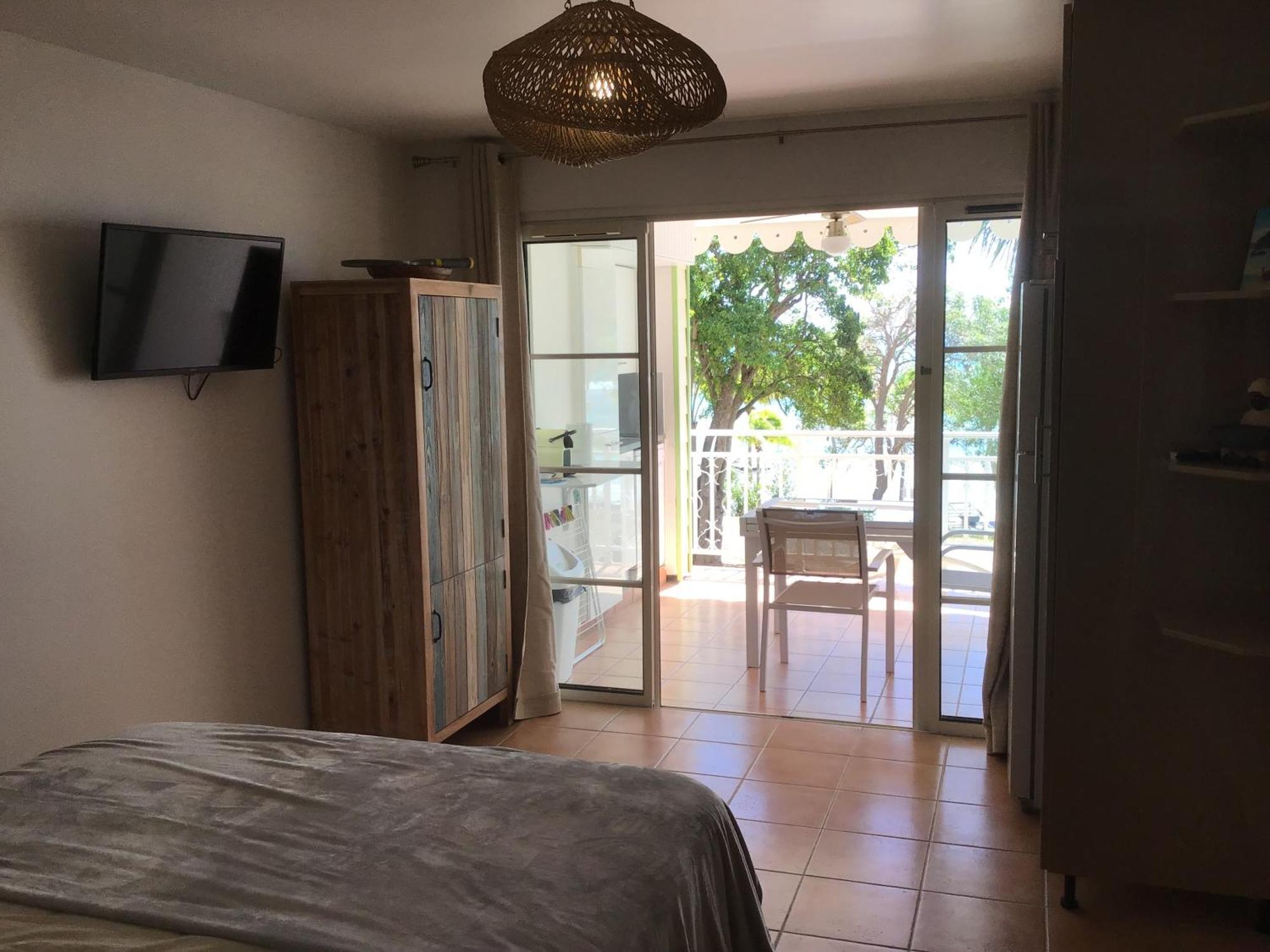 MARTIAL TROPIQUES Appartement refait à neuf vue mer Pierre&vacances Sainte-Anne  Extérieur photo