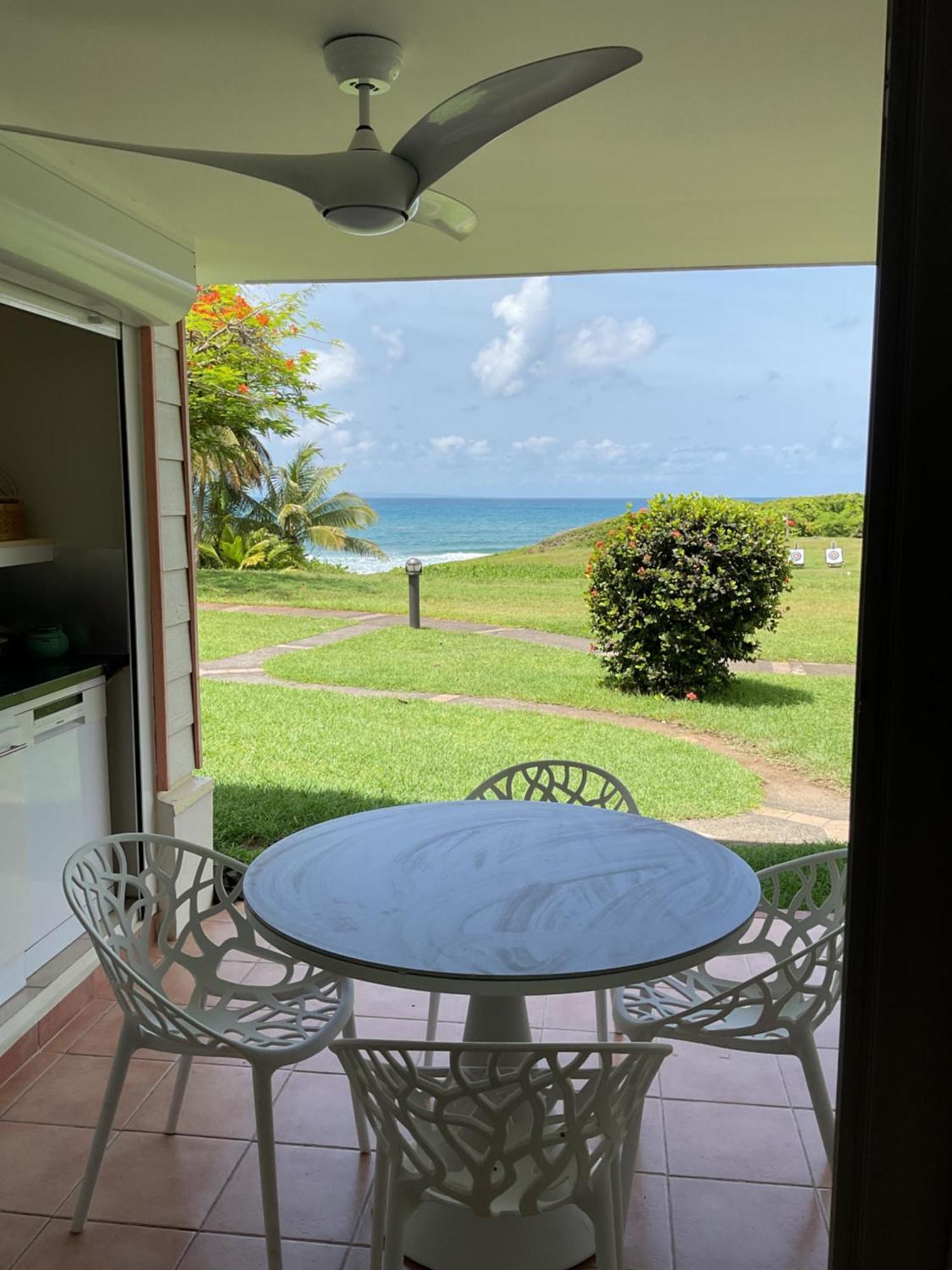 MARTIAL TROPIQUES Appartement refait à neuf vue mer Pierre&vacances Sainte-Anne  Extérieur photo